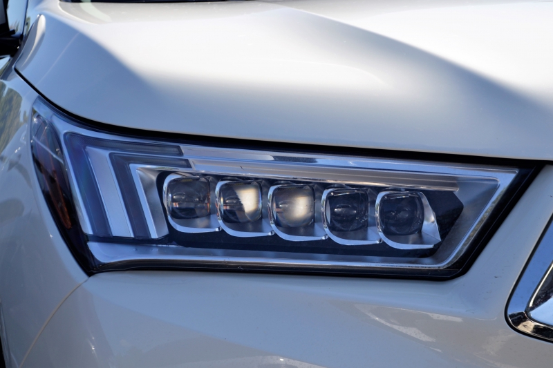 moto-SIGALE-min_acura-headlamp-2834131